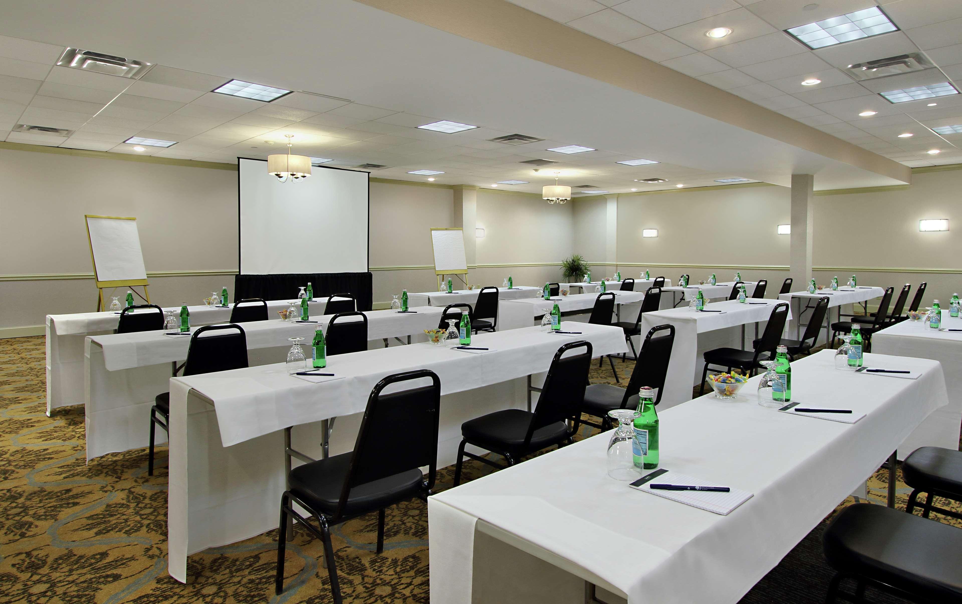Doubletree By Hilton Mahwah Exterior foto