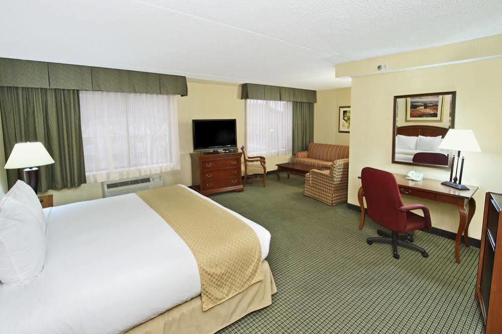 Doubletree By Hilton Mahwah Exterior foto