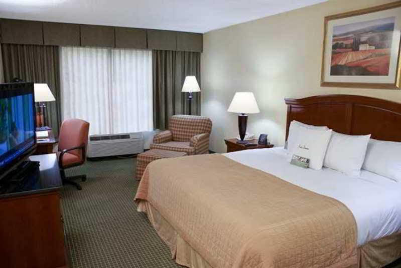 Doubletree By Hilton Mahwah Exterior foto