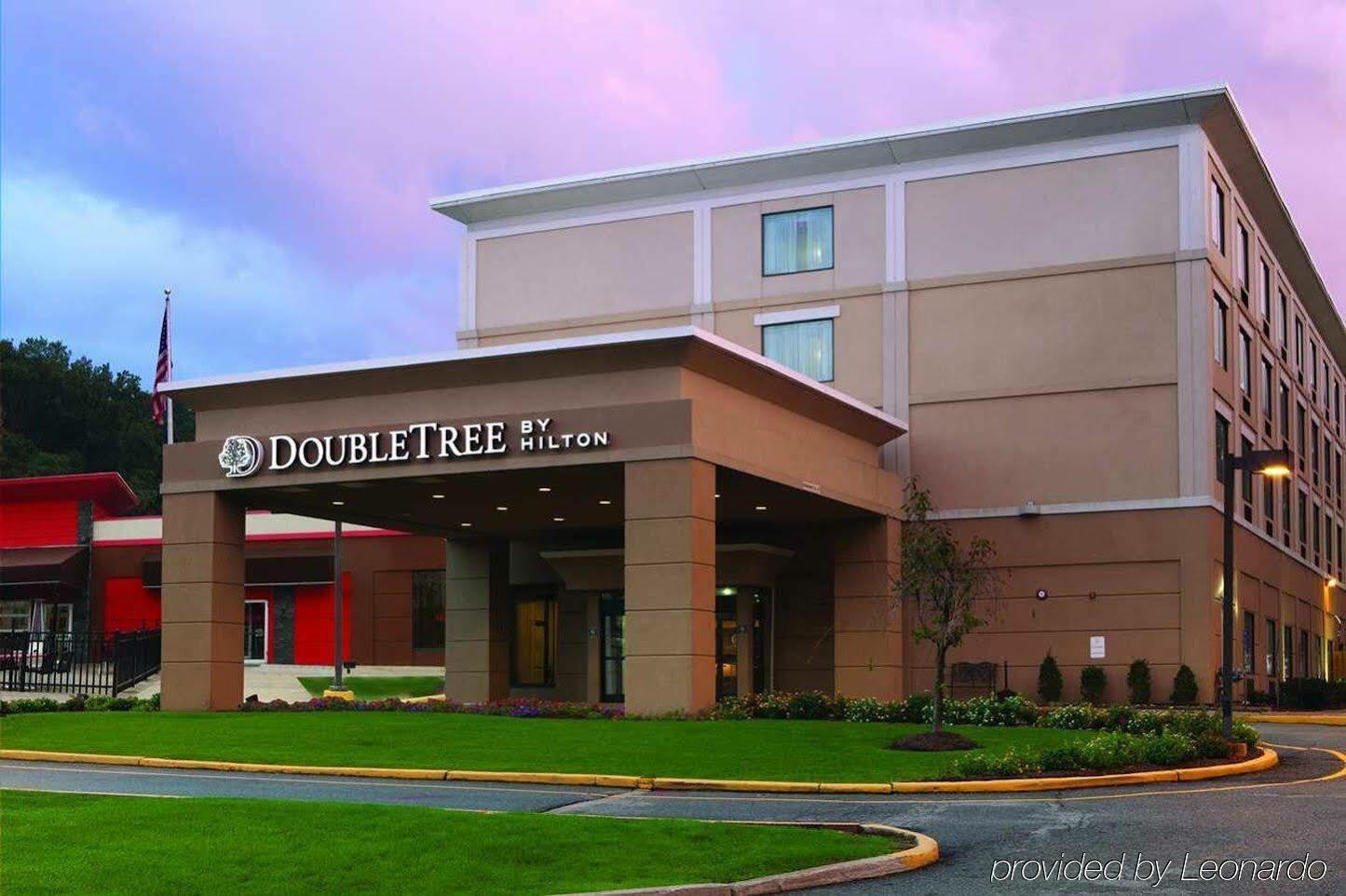 Doubletree By Hilton Mahwah Exterior foto